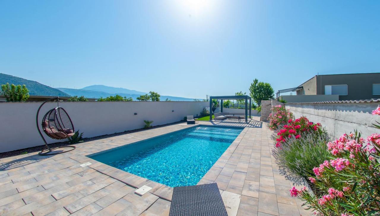 Villa Carpe Diem - With Private Pool Mostar Eksteriør bilde